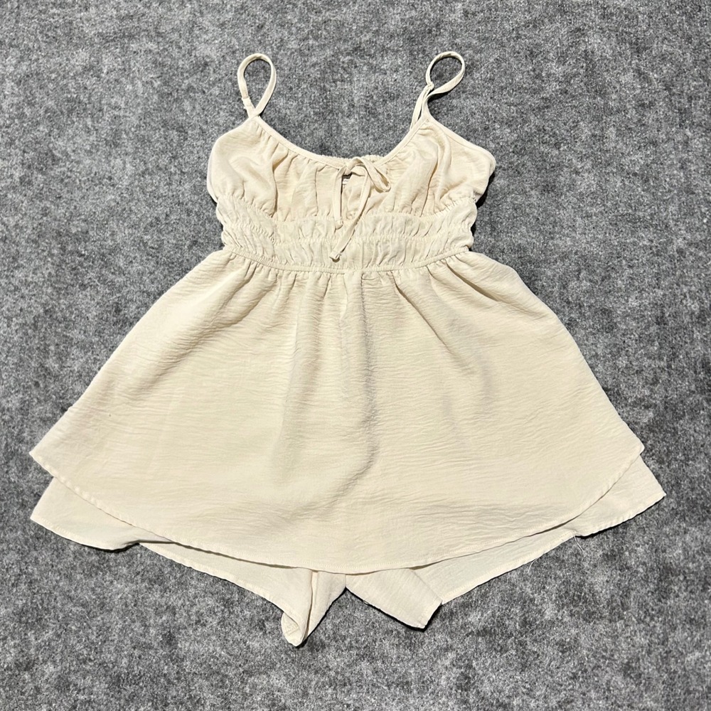 No Boundaries Smocked Waist Romper Cream Beige Sleeveless Size‎ Small 4-6